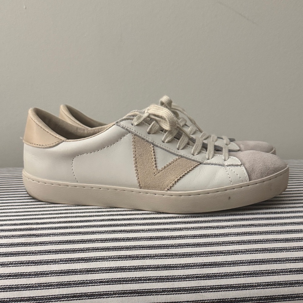 Victoria Women's White and Tan Sneakers
